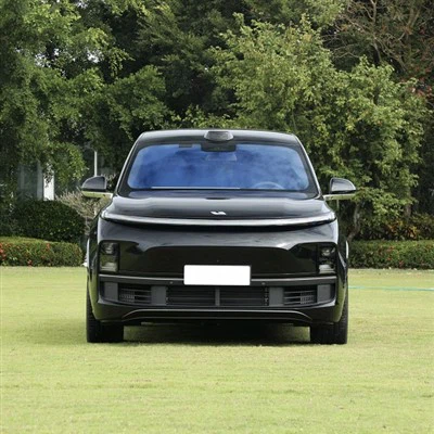 Praghas ceallraí gluaisteán leictreach 2025